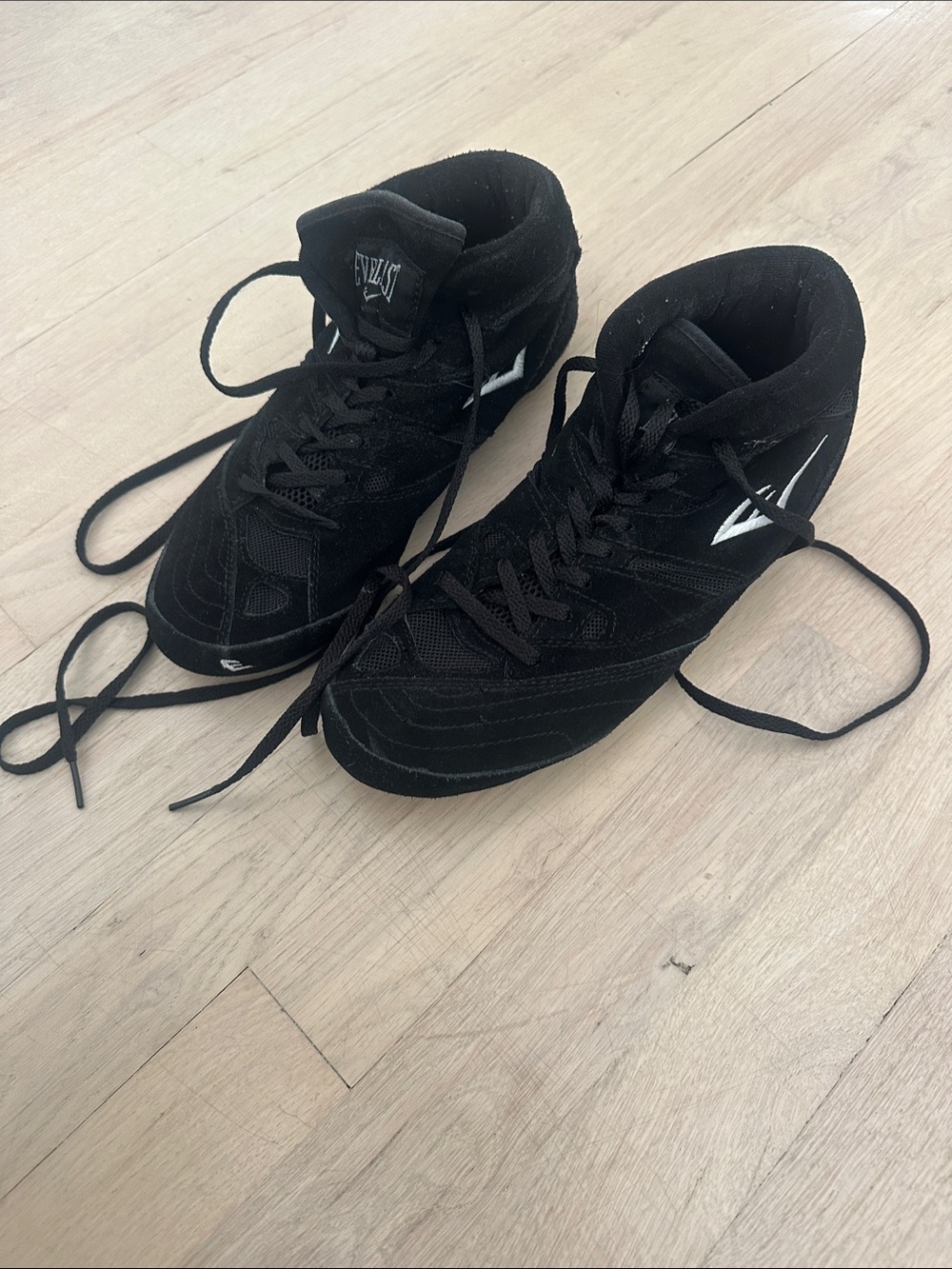 Everlast Black Lace-Up High-Top Boxing Shoes